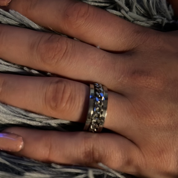 ring - Picture 2 of 2